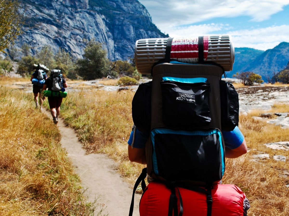 What are the benefits and drawbacks of lasting&nbsp;traveling?